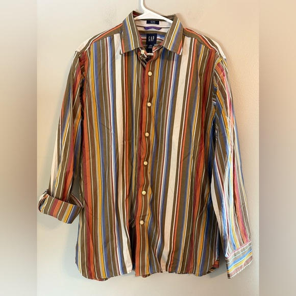 NWT GAP Men's Multicolor Striped Long Sleeve Button Down Shirt Size M 15-15 1/2 - Picture 1 of 10